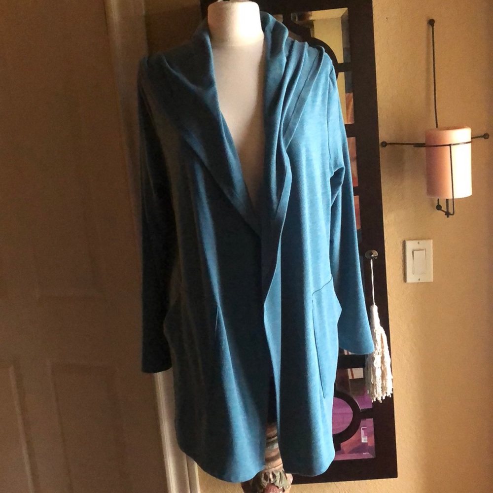 Long cardigan with hood and pockets